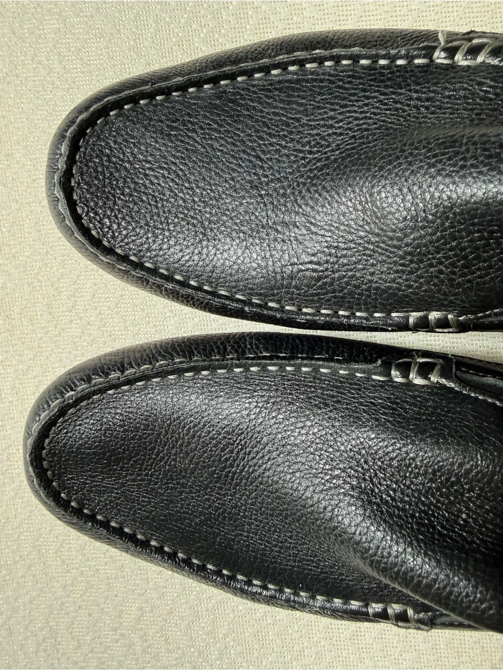 Johnston & Murphy Black Pebbled Leather Slip-On Loafers. Like new.